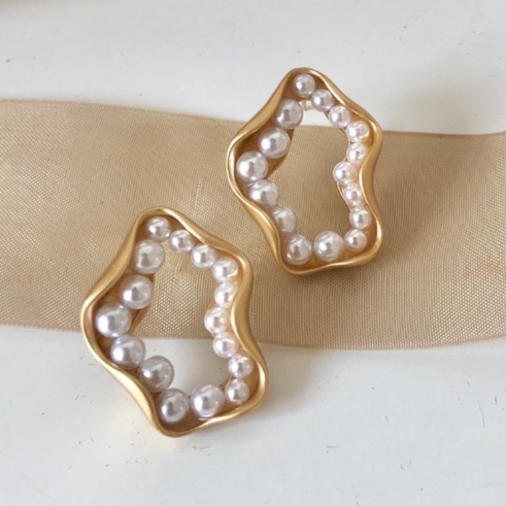 New Bridgerton Inspired Style Earrings Matt 14k Gold Earrings Freshwater Studs